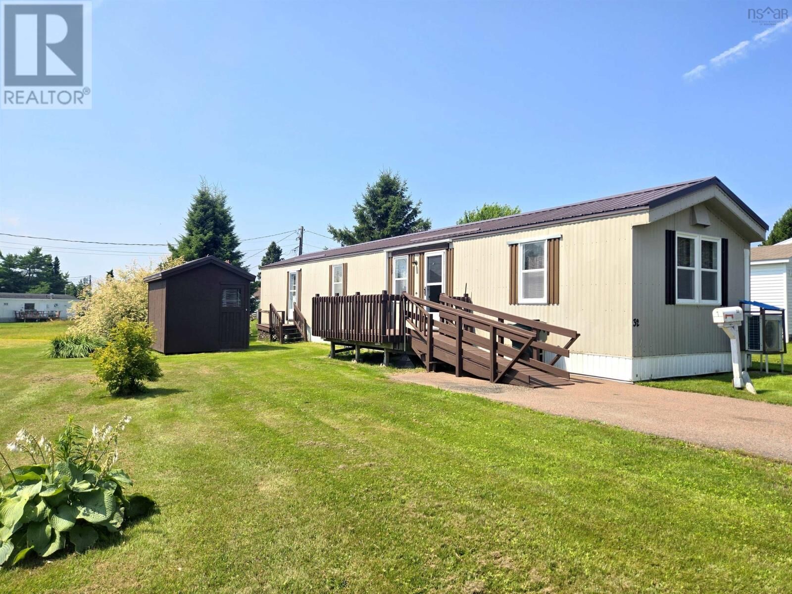 Photo de la propriété:  32 Lorne Crescent  NS B4H 4B7 