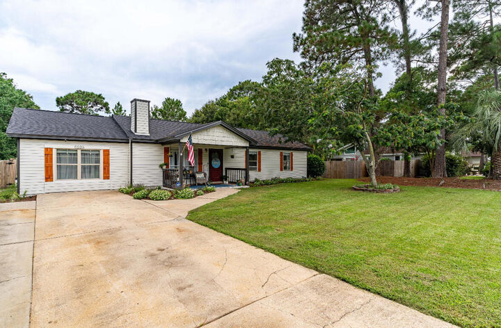 Property Photo: 6935 Jasper Street FL 32566