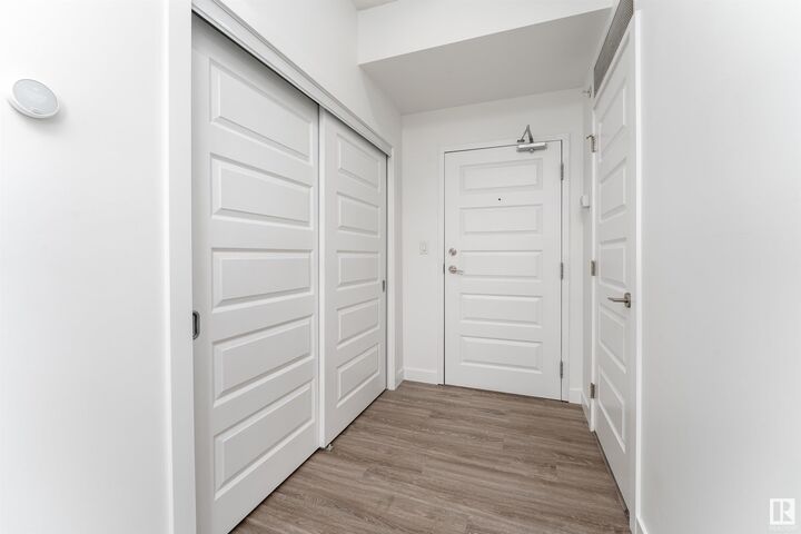 Property Photo: 9908 84 Avenue NW 403 AB T6E 2G3