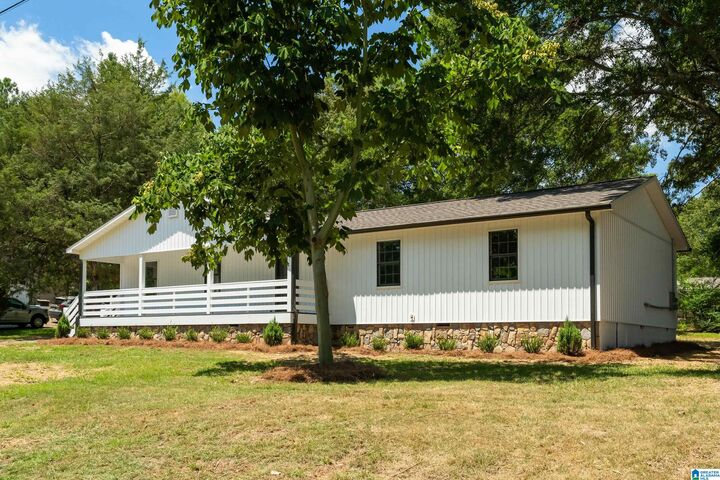 Property Photo:  115 Maplewood Circle  AL 35128 