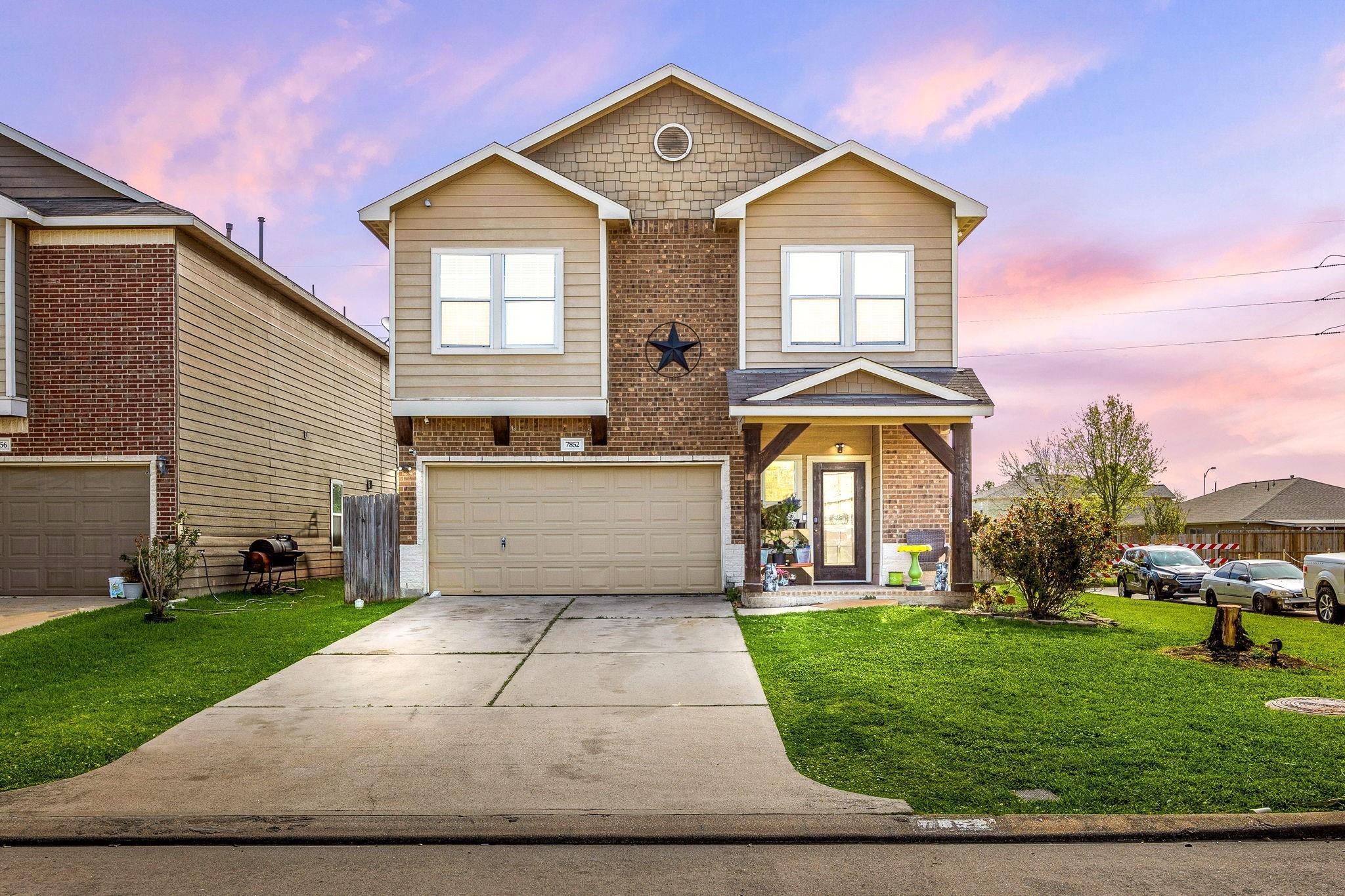 Property Photo: 7852 Galleon Field Lane TX 77433