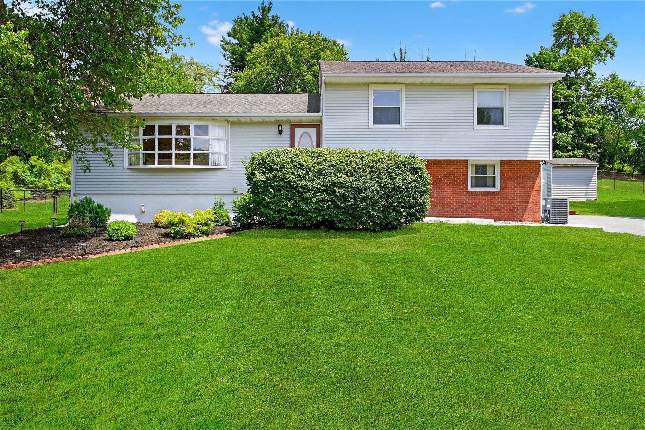 5 Verplanck Avenue  Hopewell Junction NY 12533 photo
