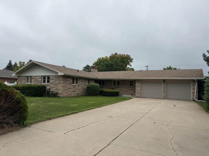 2020 Cedarberry Rd  North Platte NE 69101 photo