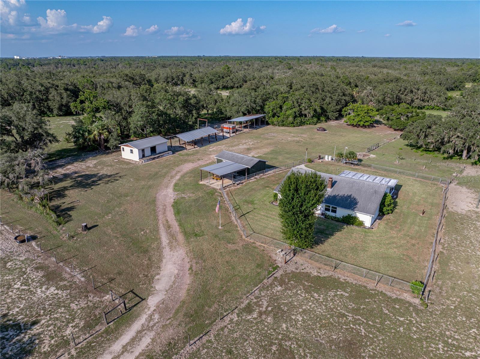 Property Photo:  1040 Backbone Road  FL 33827 