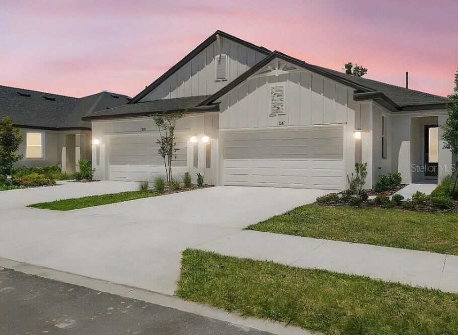 Property Photo: 3733 Nandina Circle FL 33573