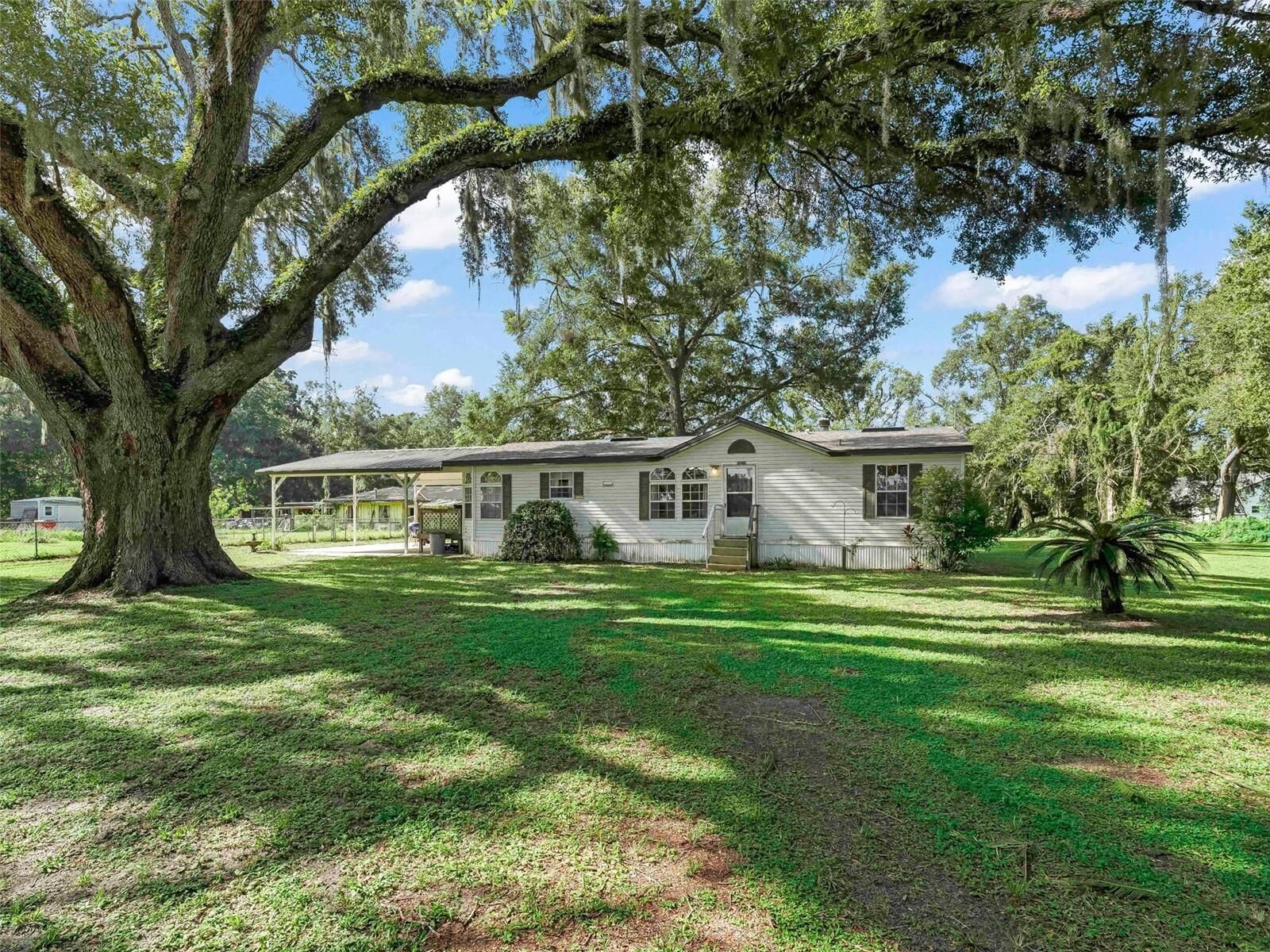 Property Photo:  2199 E C 48  FL 33513 