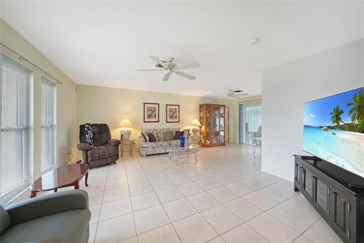 Property Photo: 475 Whippoorwill Drive FL 34293