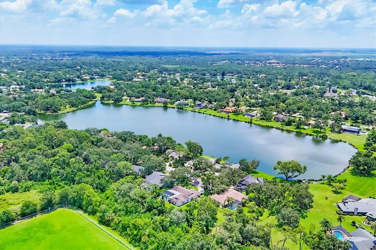 Property Photo: 5037 Willow Leaf Way FL 34241