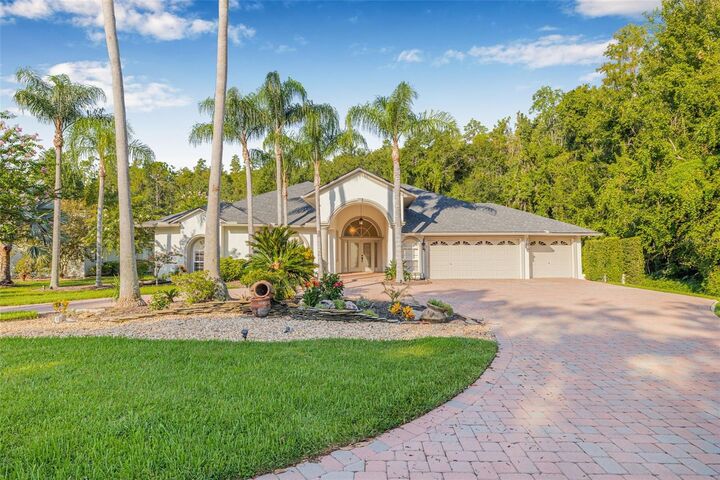 Property Photo:  5243 Foxhunt Drive  FL 33543 