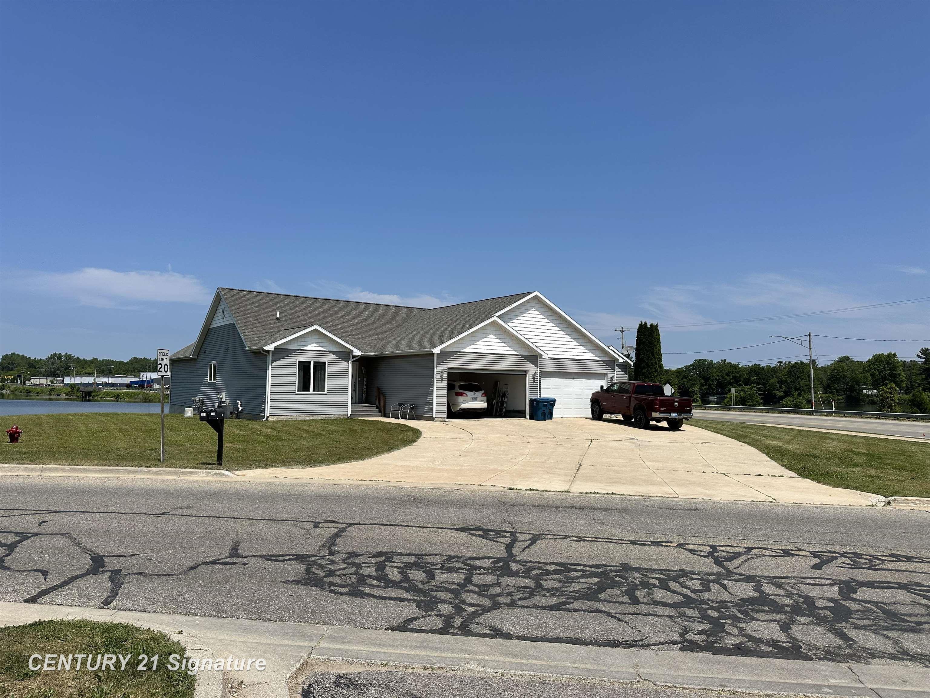 Property Photo: 123/125 Pearson Street MI 48612