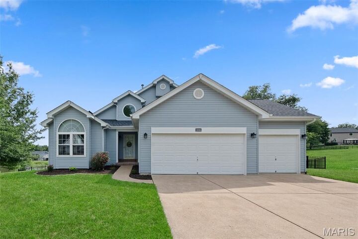 Property Photo:  1006 Silver Lake Ridge Drive  MO 63069 