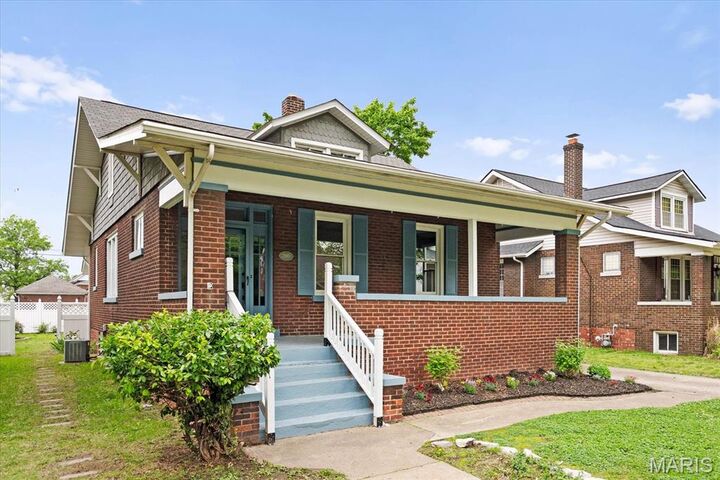Property Photo:  2505 Cleveland Boulevard  IL 62040 
