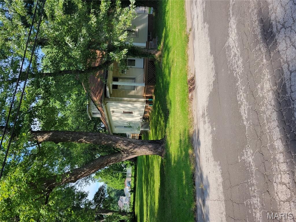 Property Photo: 839 Prickett Avenue IL 62025