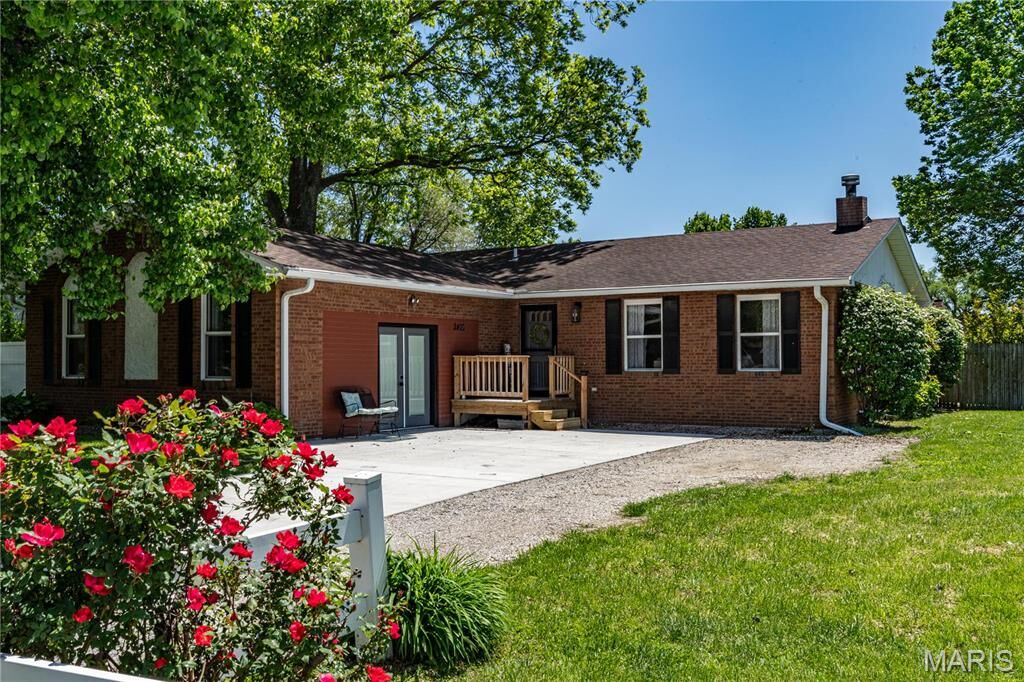 Property Photo: 2400 Morrison Road IL 62040