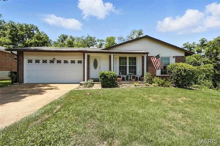 Property Photo: 5621 Chalet Manor Court MO 63129