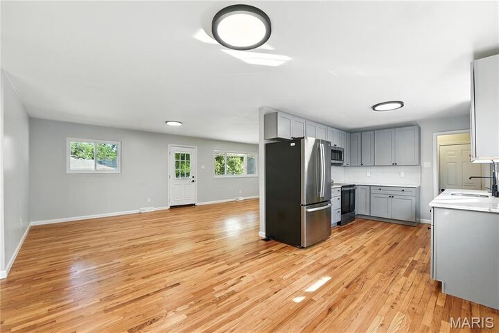 Property Photo:  100 Toelle Drive  MO 63304 