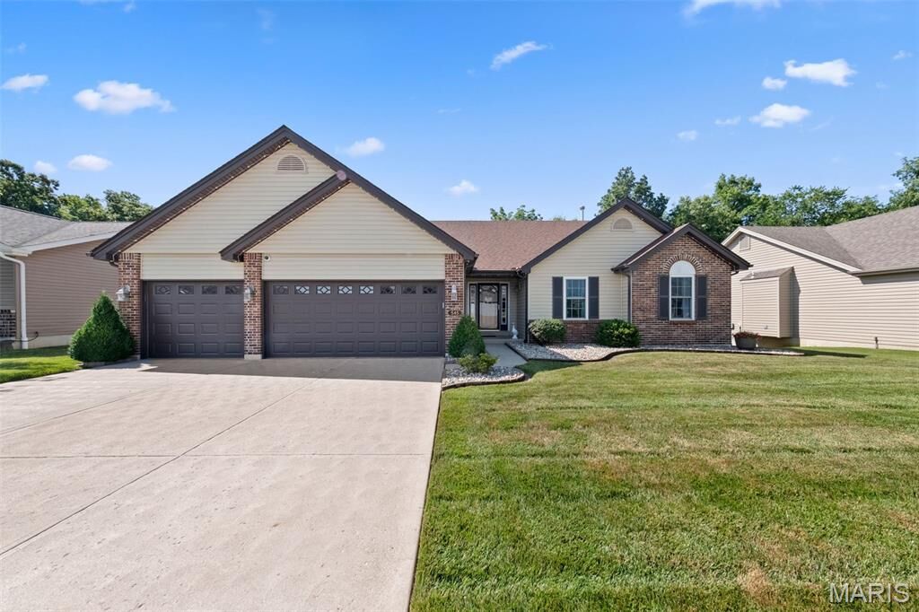 Property Photo:  545 Sceptre Road  MO 63385 