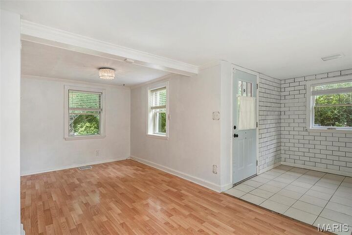 Property Photo: 125 E Frisco Avenue MO 63119