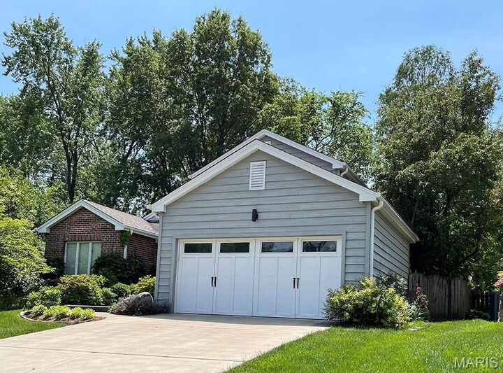 Property Photo: 9844 Oak Haven Avenue MO 63119