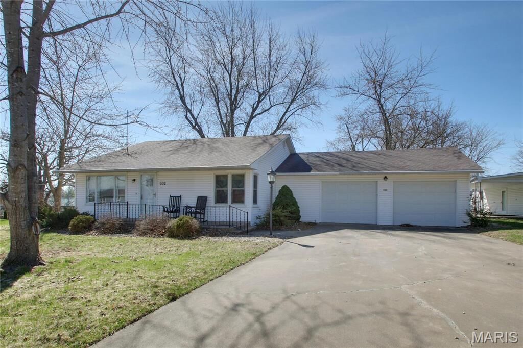 Property Photo:  902 E Morgan Street  MO 63537 