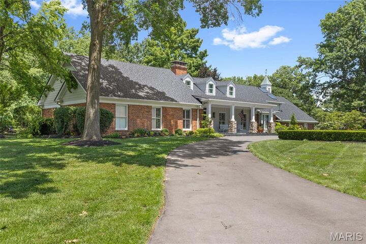 Property Photo:  13527 Royal Glen Drive  MO 63131 