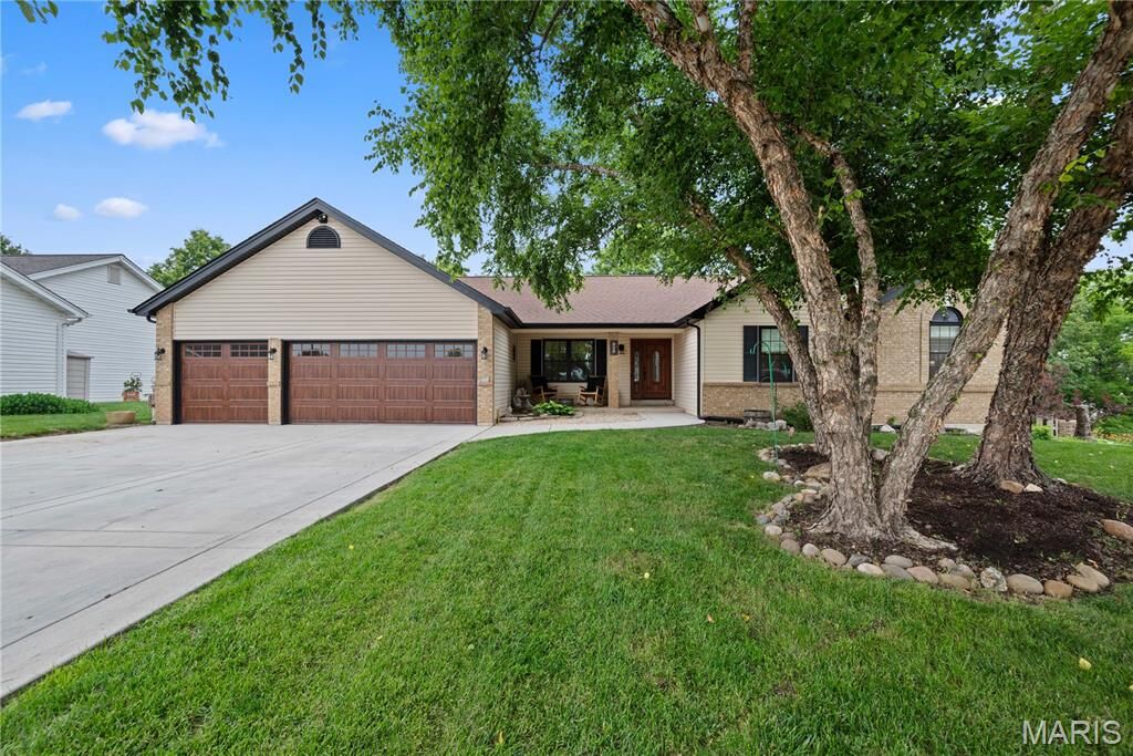 Property Photo:  928 Hampshire Heath Drive  MO 63368 