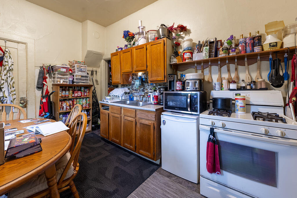 Property Photo:  1319 Maple St  WI 53404 
