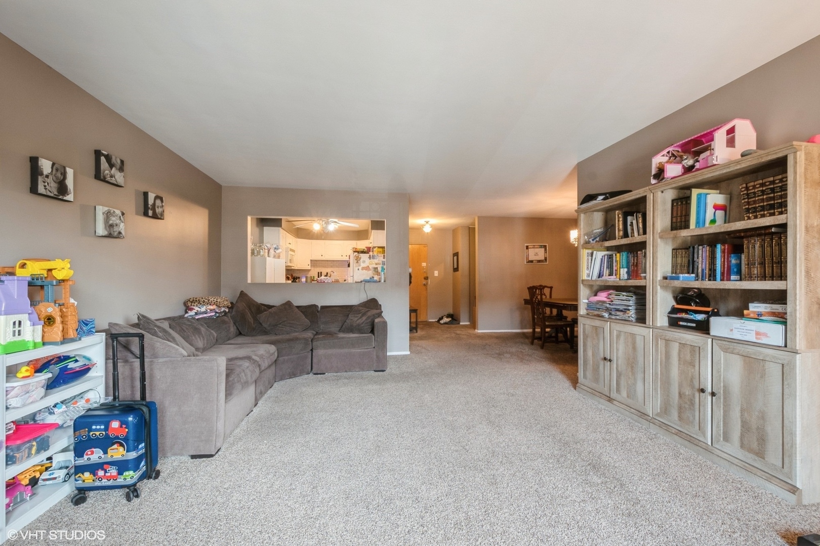 Property Photo: 6800 N California Avenue 2I IL 60645