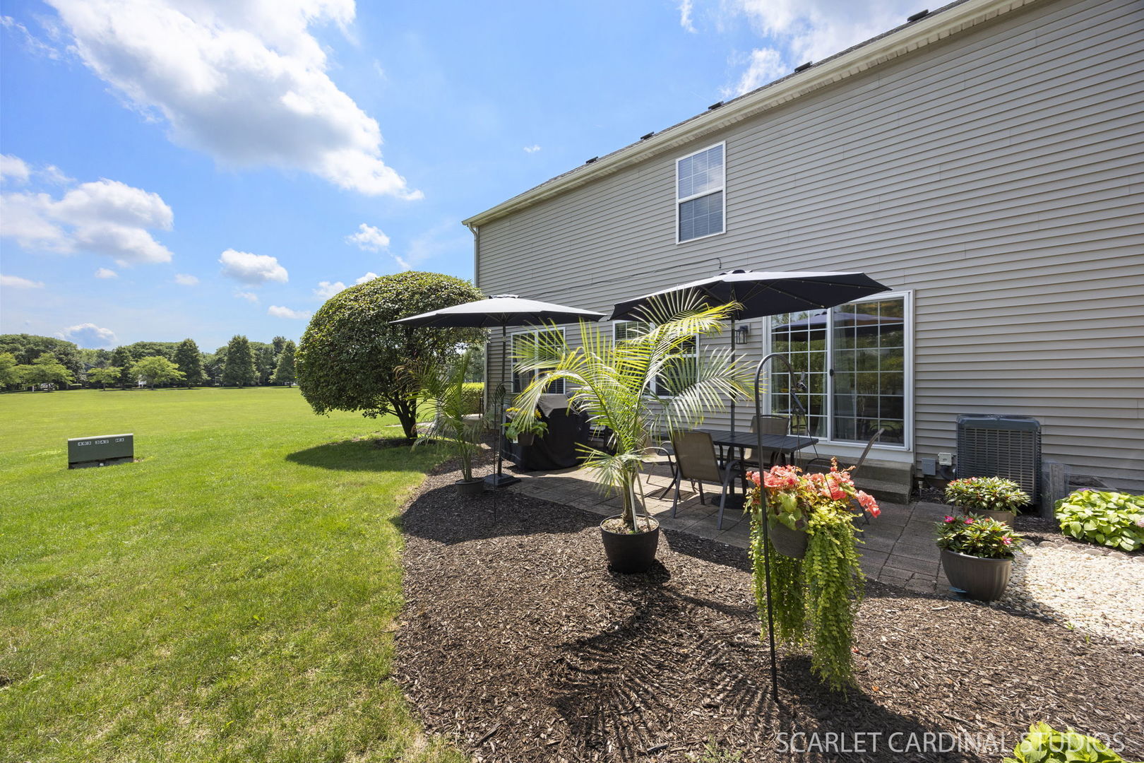 Property Photo: 2328 Woodhill Court IL 60586