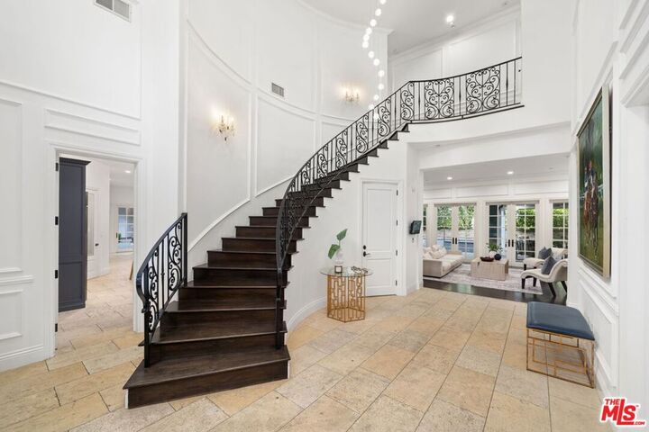 Property Photo: 4923 Amigo Avenue CA 91356