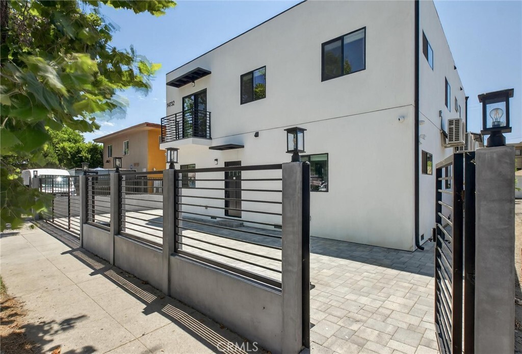 Property Photo: 14732 Gilmore Street 2 CA 91411