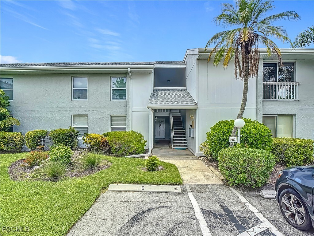 Property Photo:  7077 Quail Run Court E A16  FL 33908 