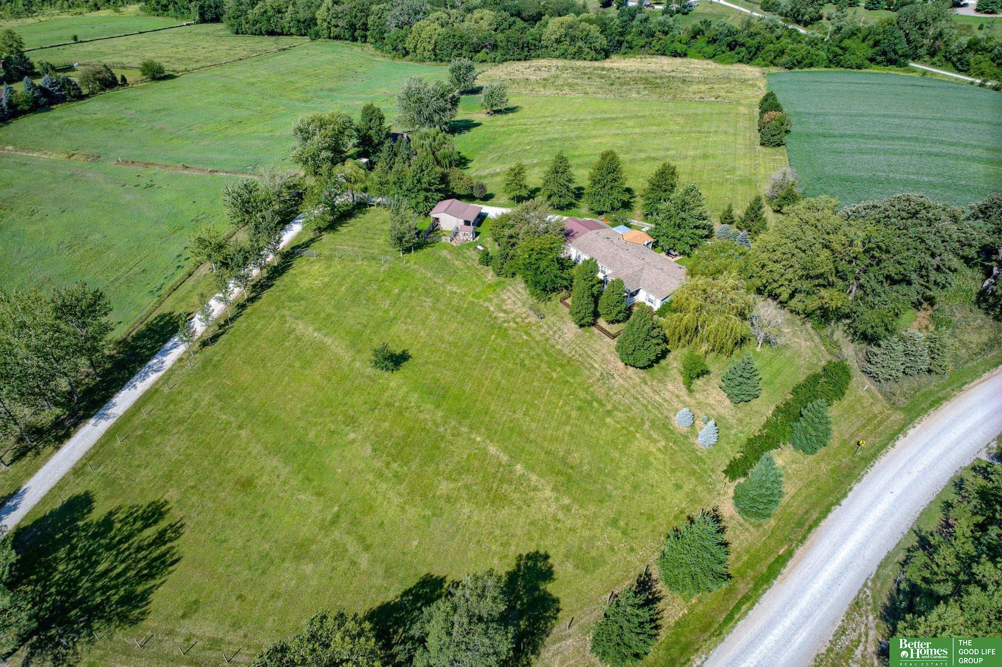 Property Photo: 763 N 60 Road NE 68410