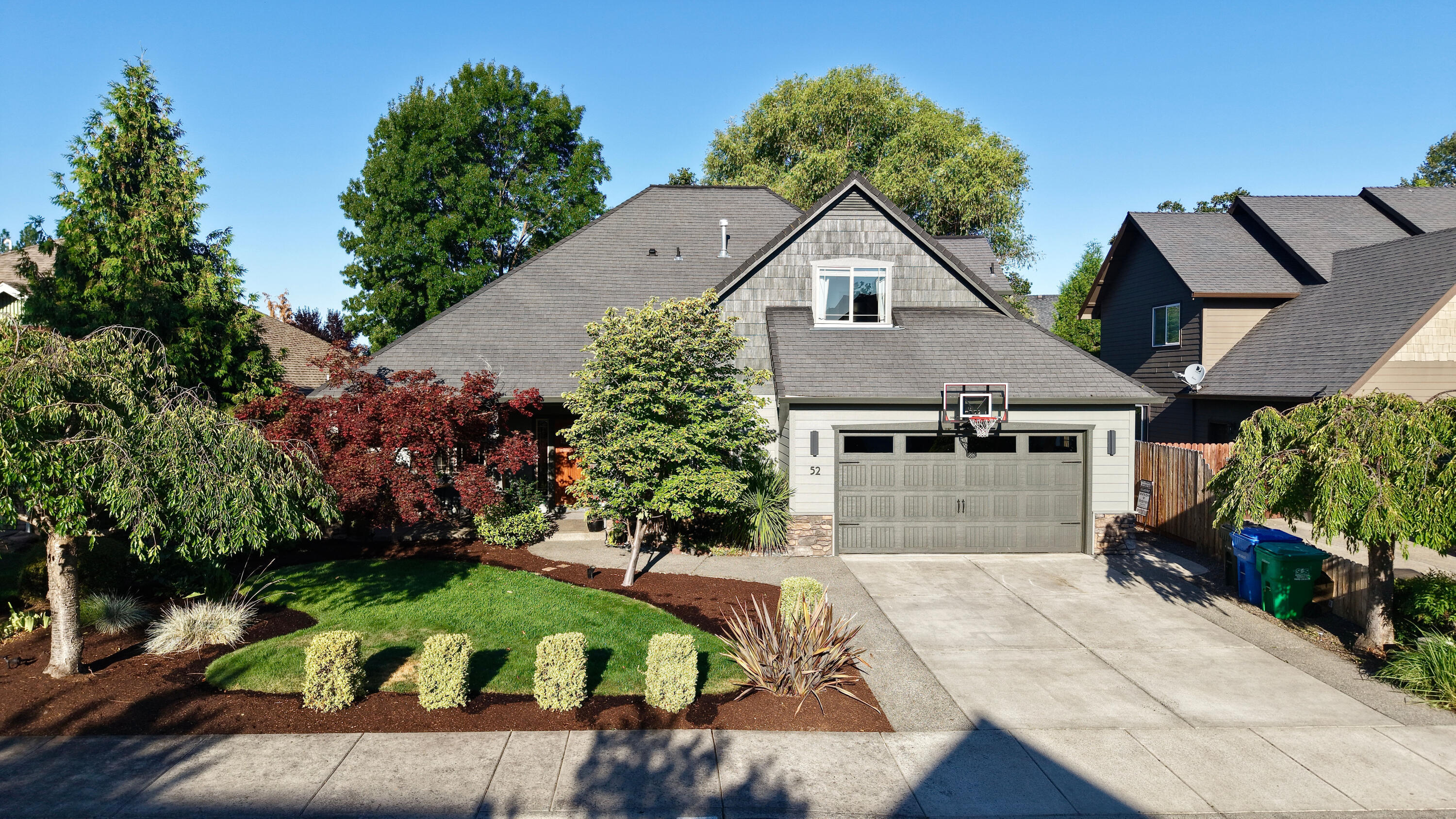 52 Pineridge Lane  Eagle Point OR 97524 photo