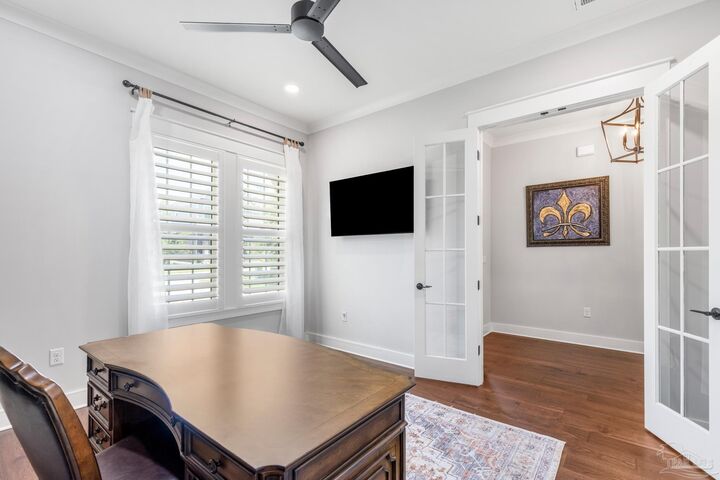 Property Photo: 123 Caraway Dr FL 32578
