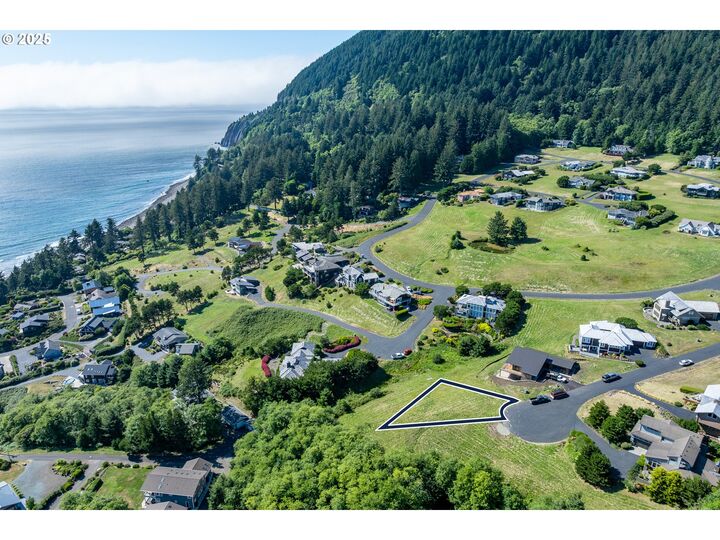 Property Photo: 46 Tides Trail OR 97130