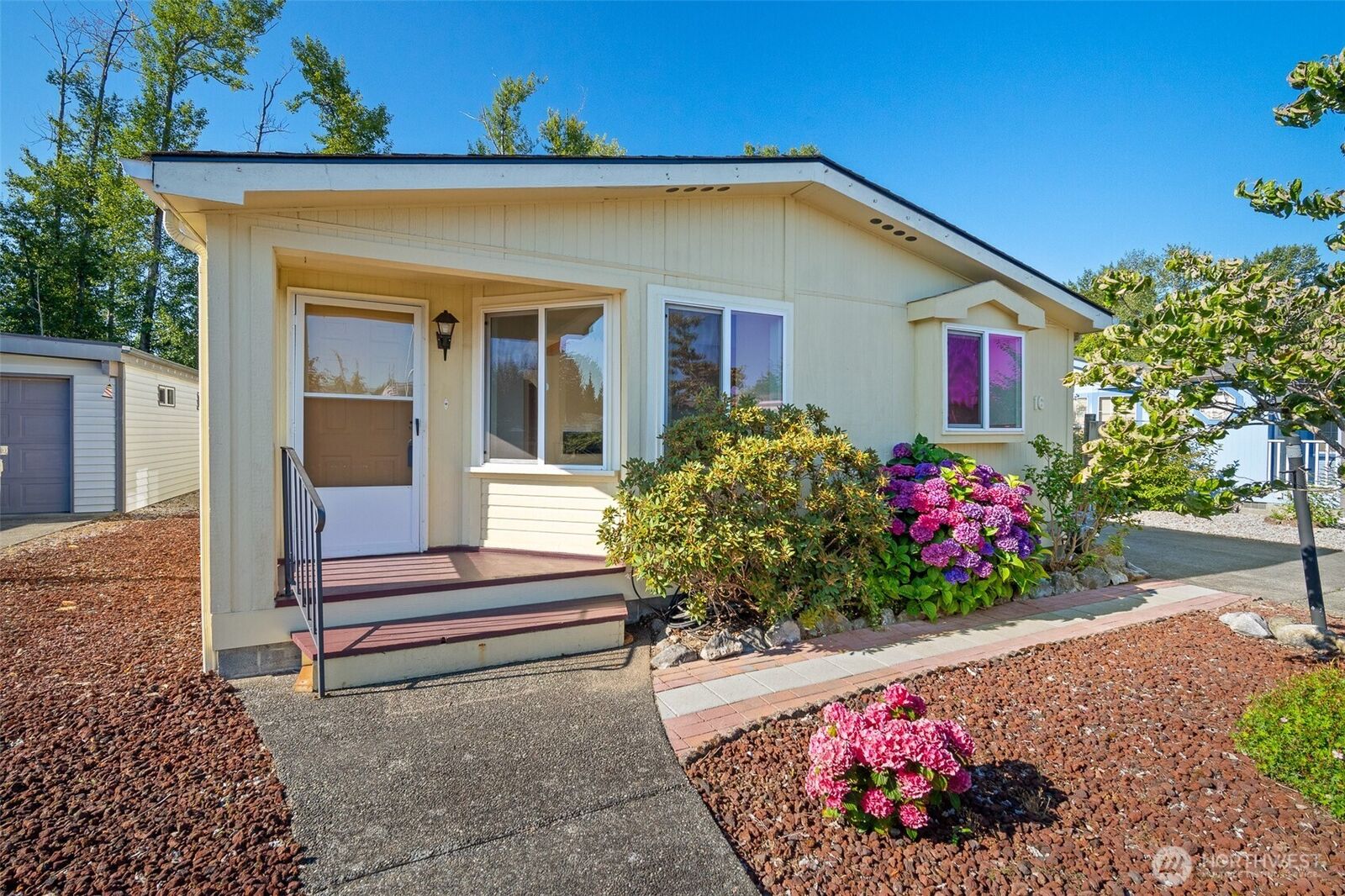 Property Photo:  3802  James Street 16  WA 98226 