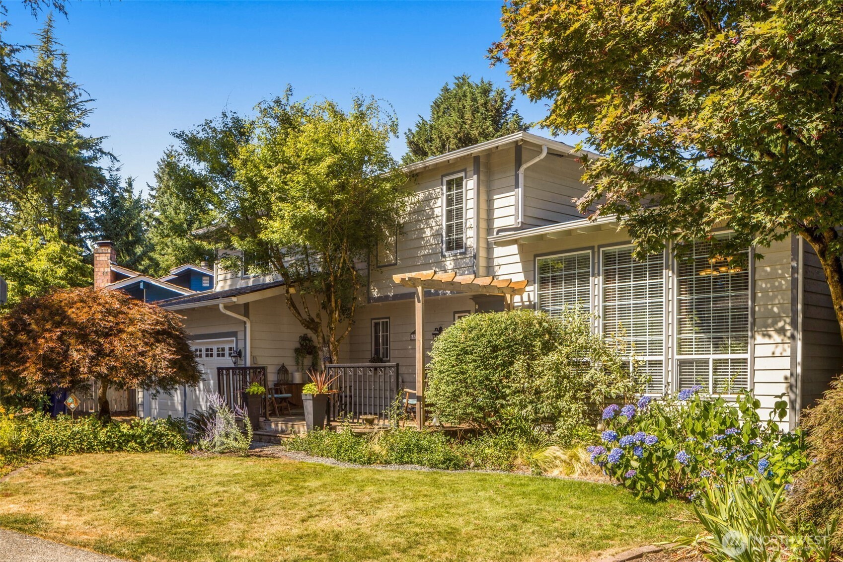 Property Photo: 18708 SE 43rd Street WA 98027