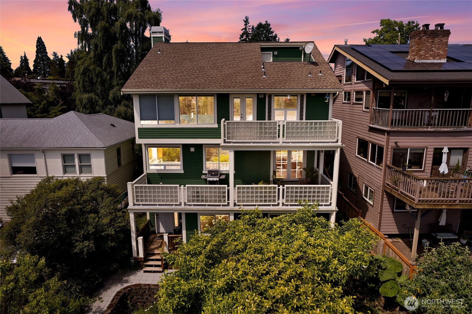 Property Photo: 6222 37th Avenue NE WA 98115