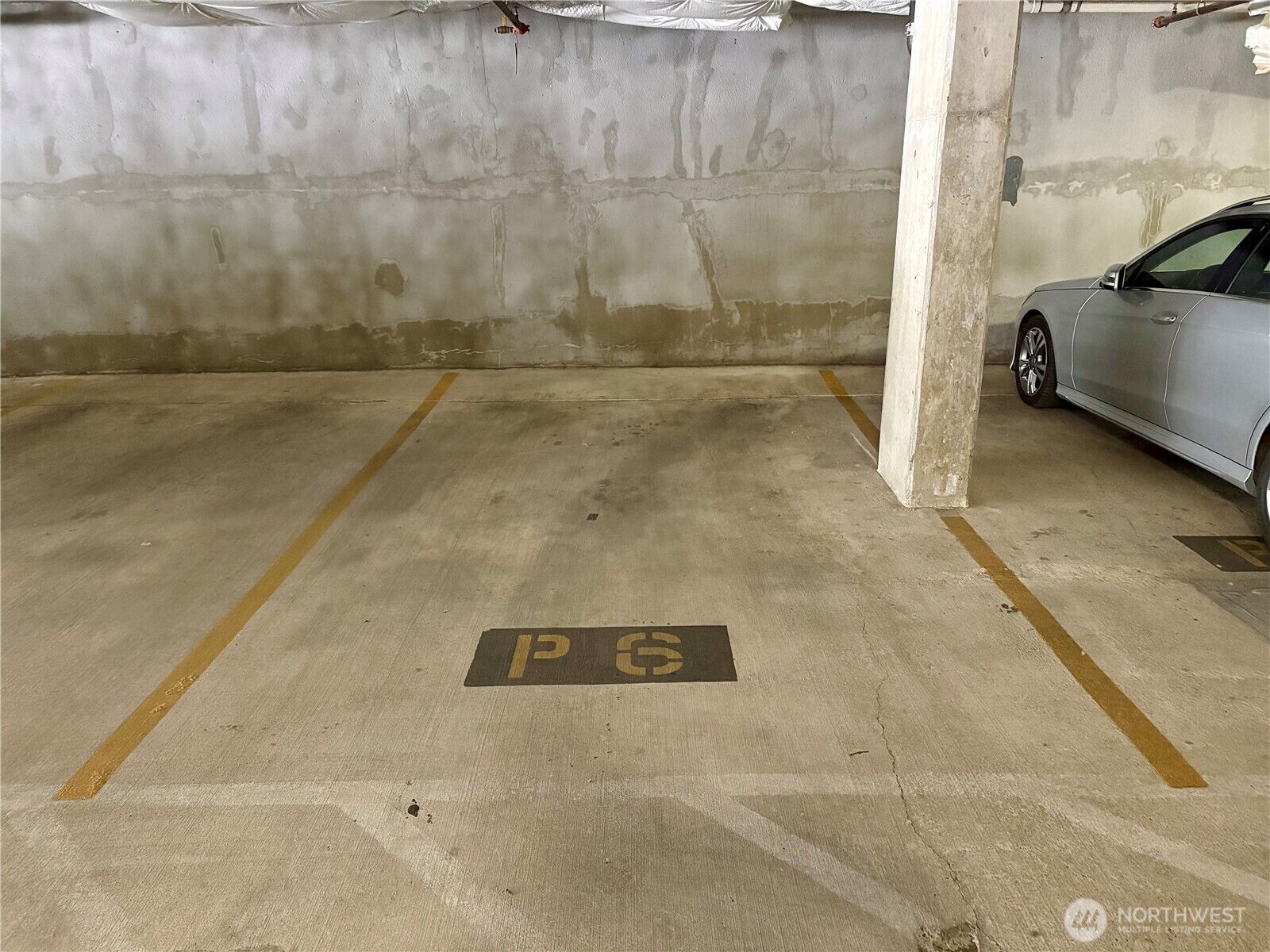 Property Photo:  170  Harbor Square Lp  NE P-6  WA 98110 