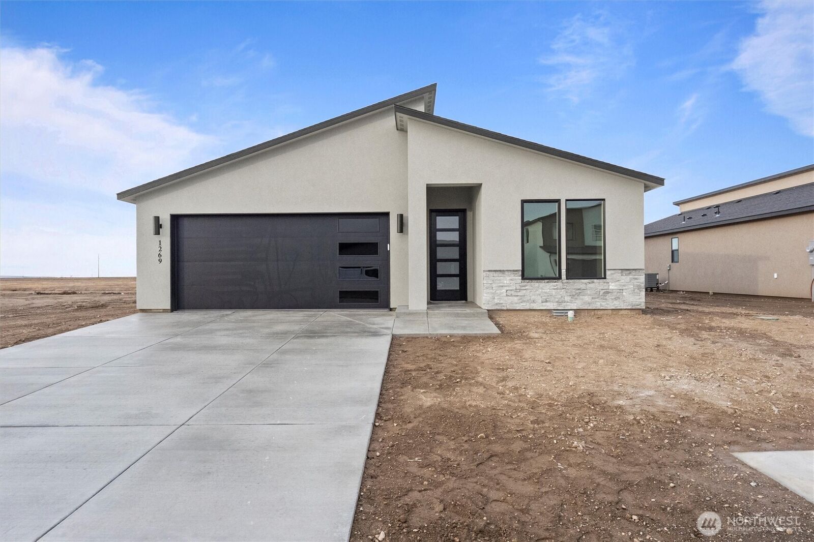 Property Photo:  1269 E Mt Hood Street  WA 99344 