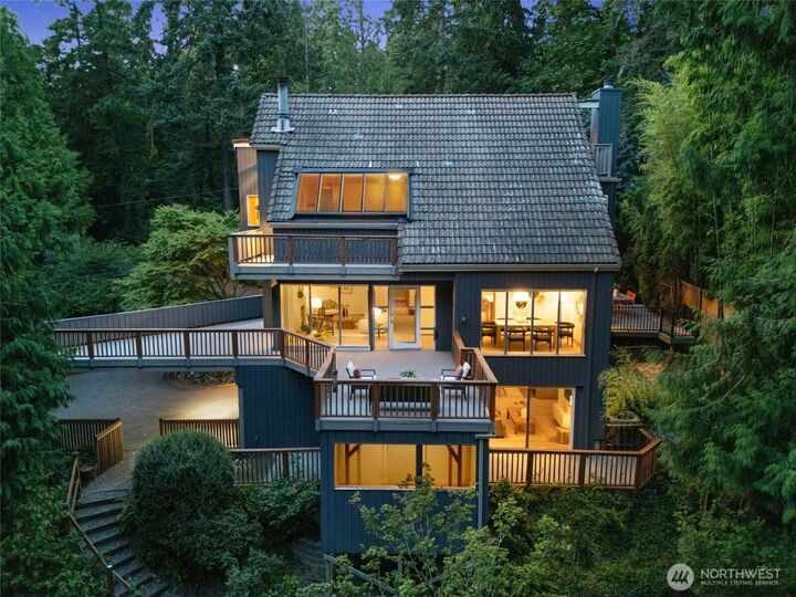 Property Photo: 5047 84th Avenue SE WA 98040