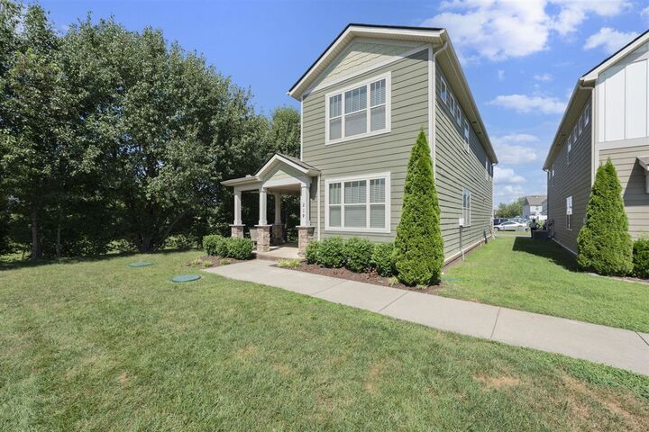 Property Photo: 219 Manor Row TN 37146