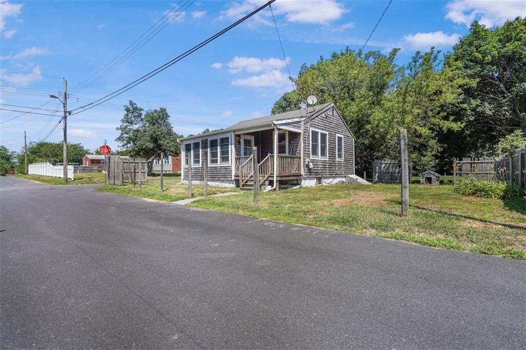 Property Photo:  51 Pine Street  RI 02871 