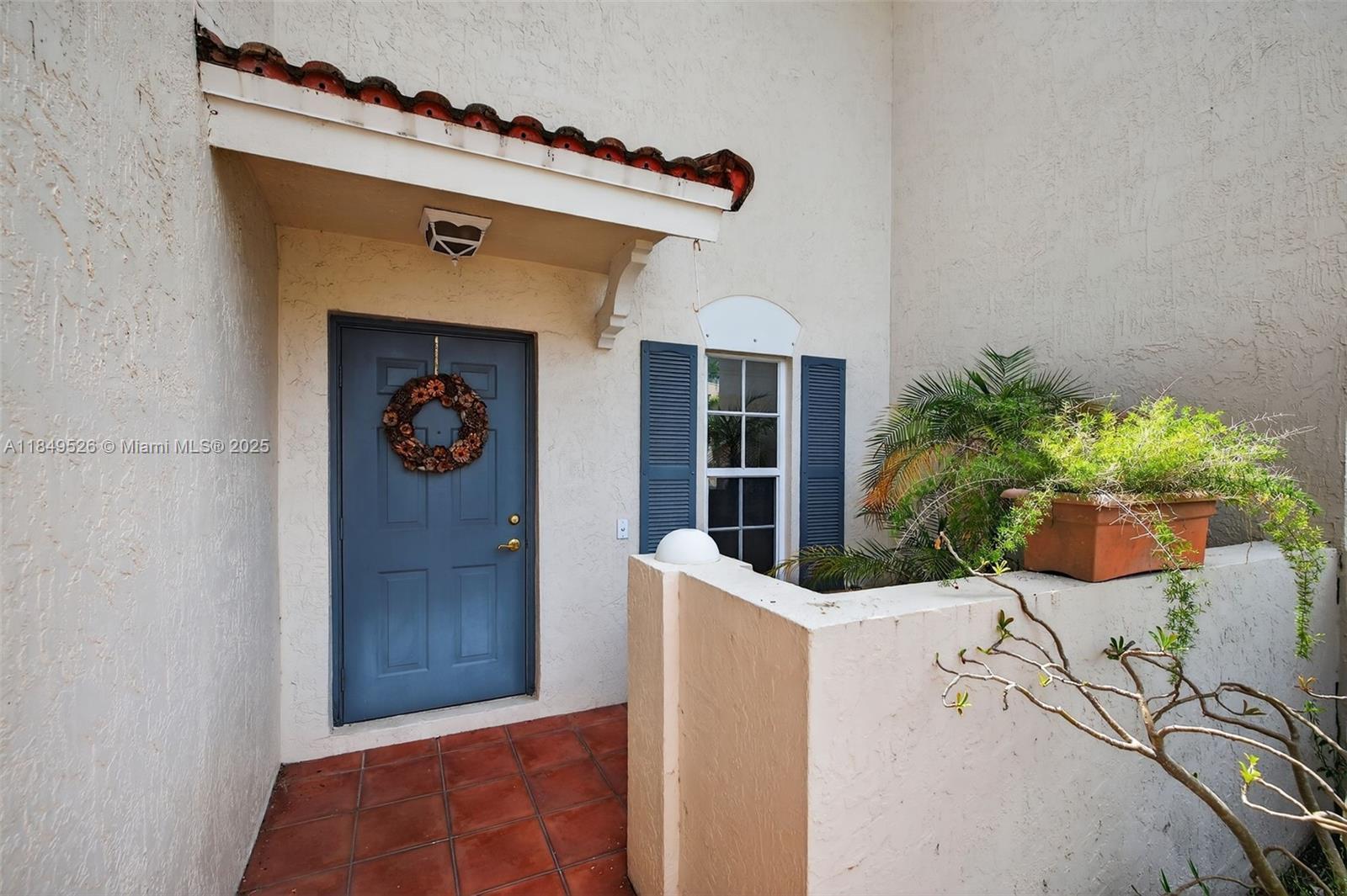 Property Photo: 4824 SW 32nd Ter FL 33312