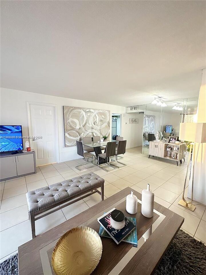 Property Photo: 2750 NE 183rd St 1404 FL 33160