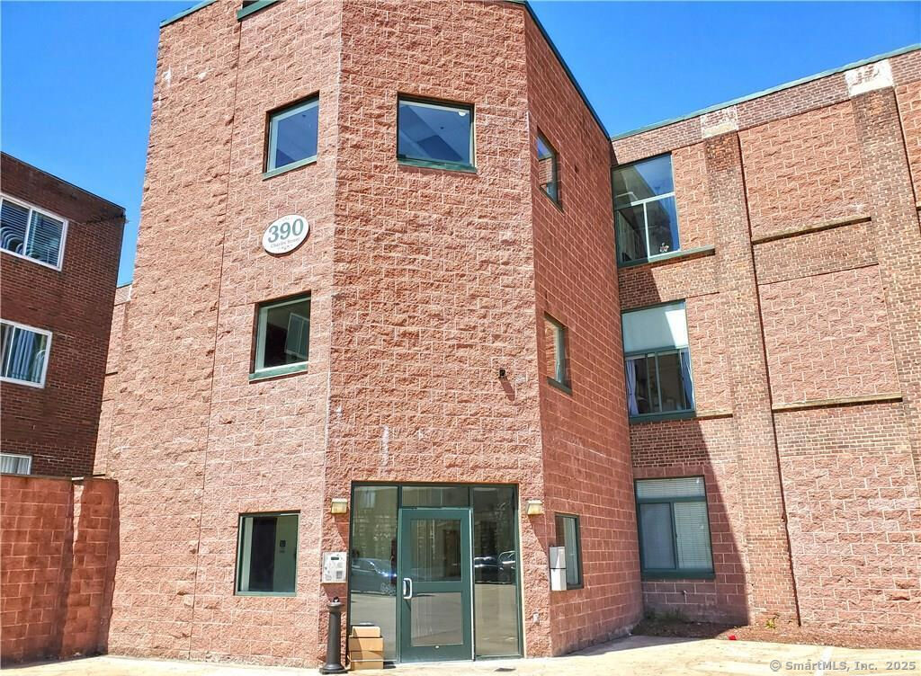 Property Photo:  390 Charles Street Apt 219  CT 06606 