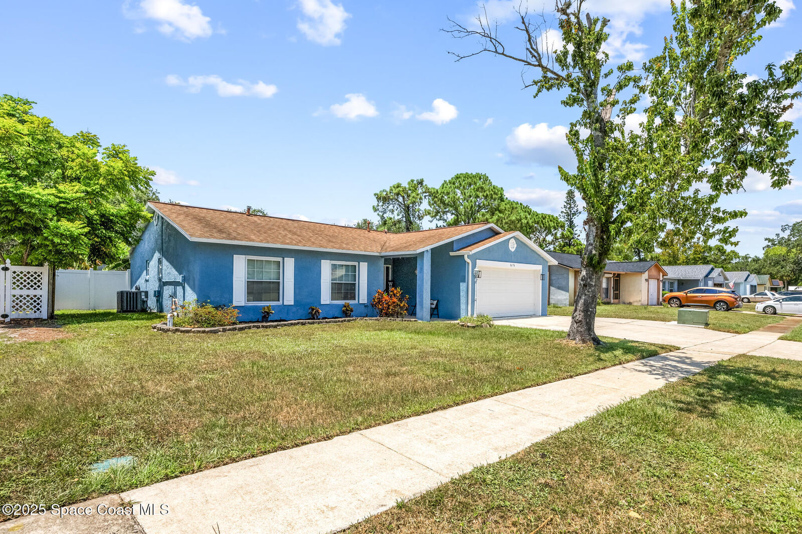 Property Photo: 1676 Yorktown Avenue FL 32796