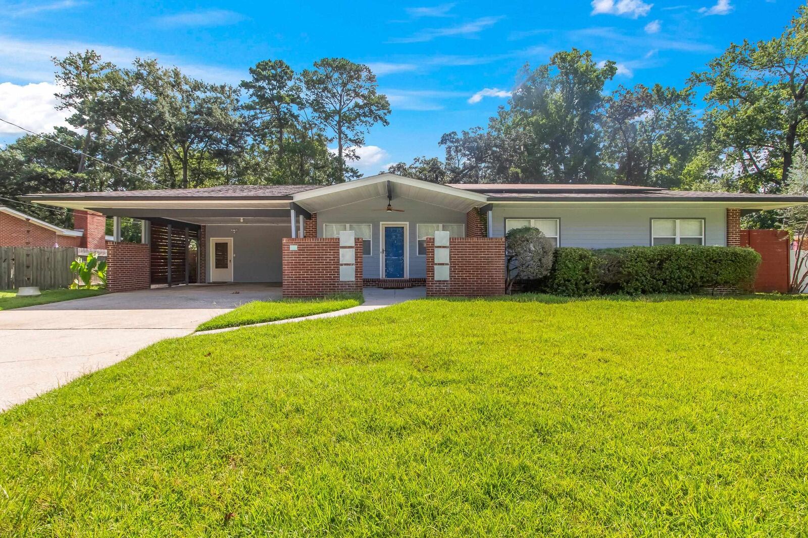 Property Photo: 2113 Mulberry Boulevard FL 32303