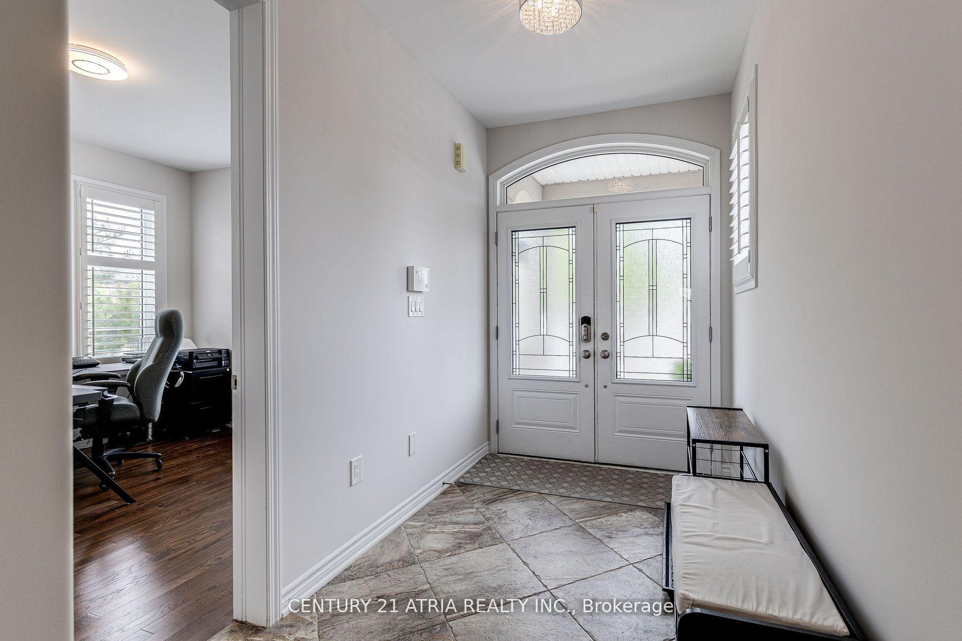 Photo de la propriété: 122 Degraaf Crescent ON L4G 0X2